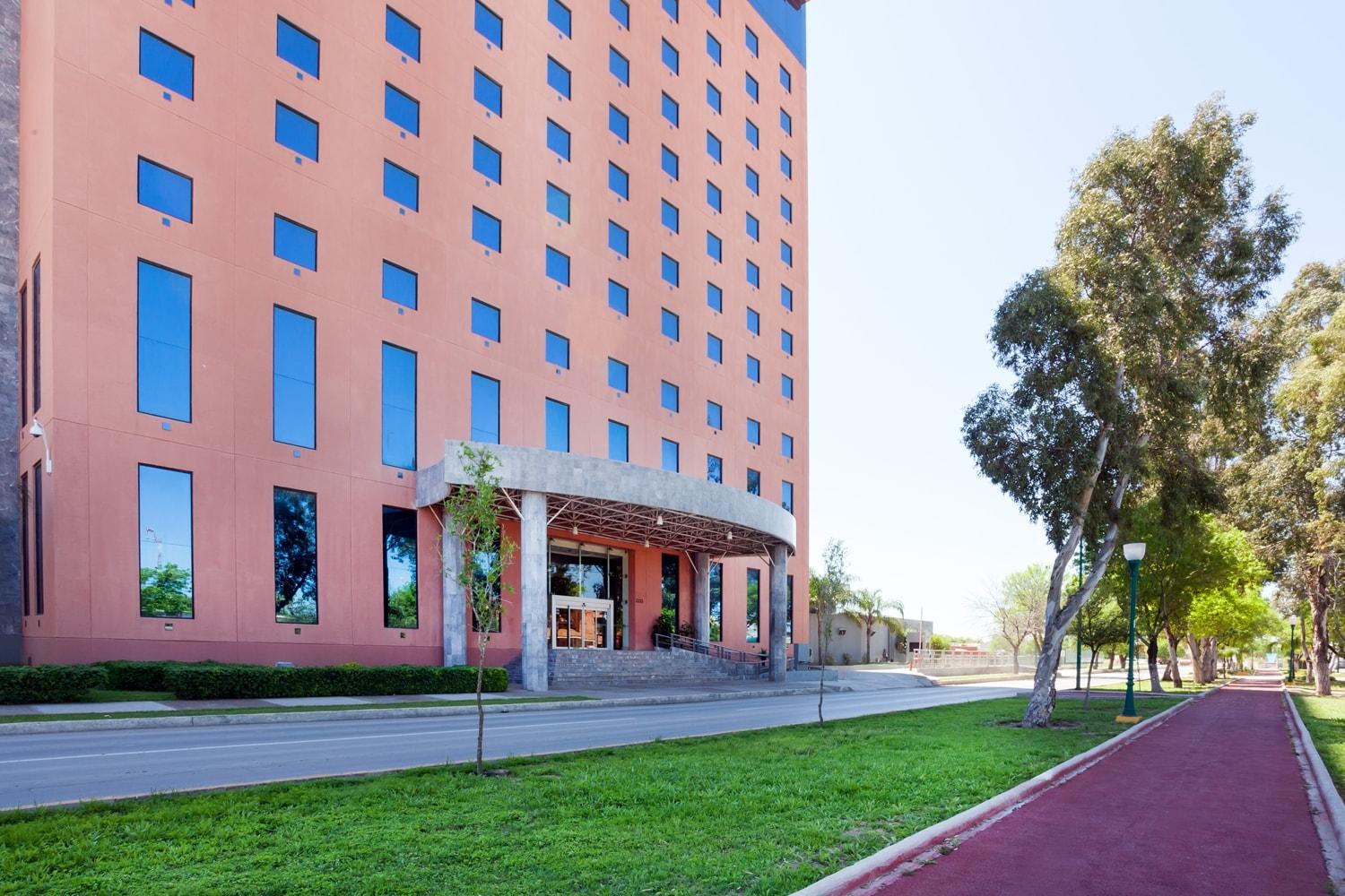 Best Western Plus Nuevo Laredo Inn & Suites エクステリア 写真
